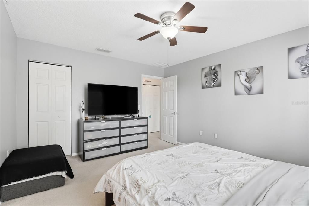 Под контрактом: $258,000 (3 спален, 2 ванн, 1496 Квадратных фут)