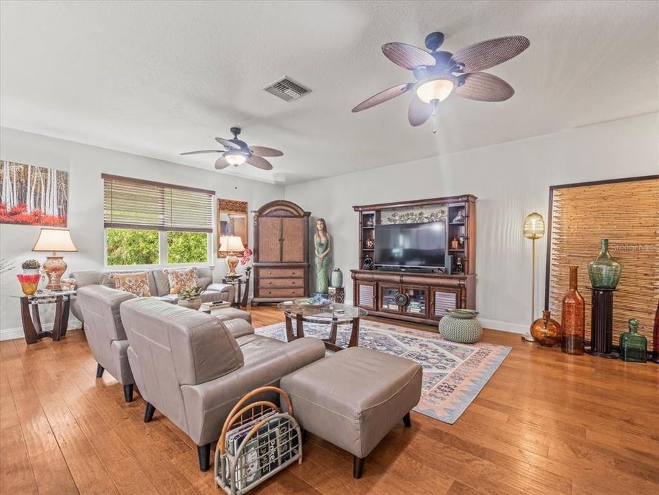 En Venta: $450,000 (3 camas, 2 baños, 1680 Pies cuadrados)