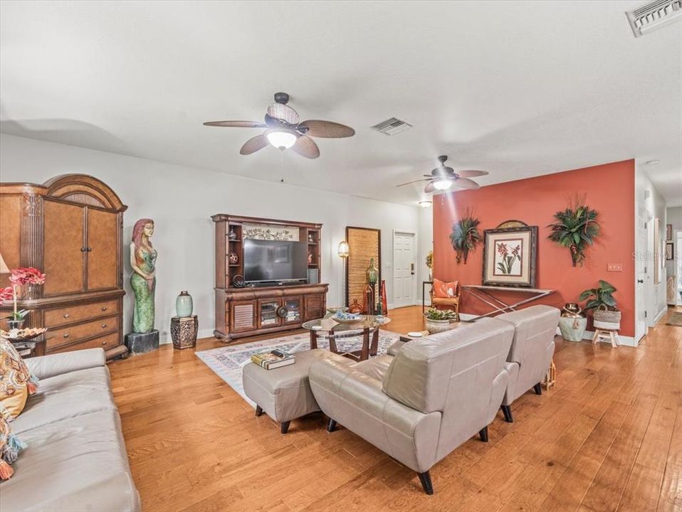 En Venta: $450,000 (3 camas, 2 baños, 1680 Pies cuadrados)