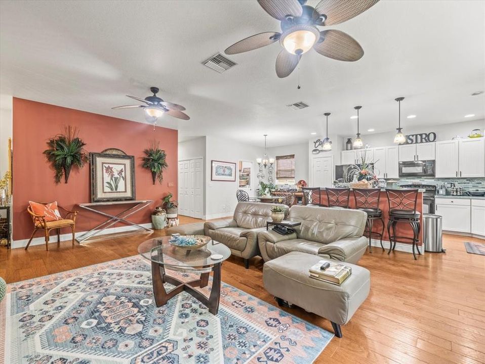 En Venta: $450,000 (3 camas, 2 baños, 1680 Pies cuadrados)