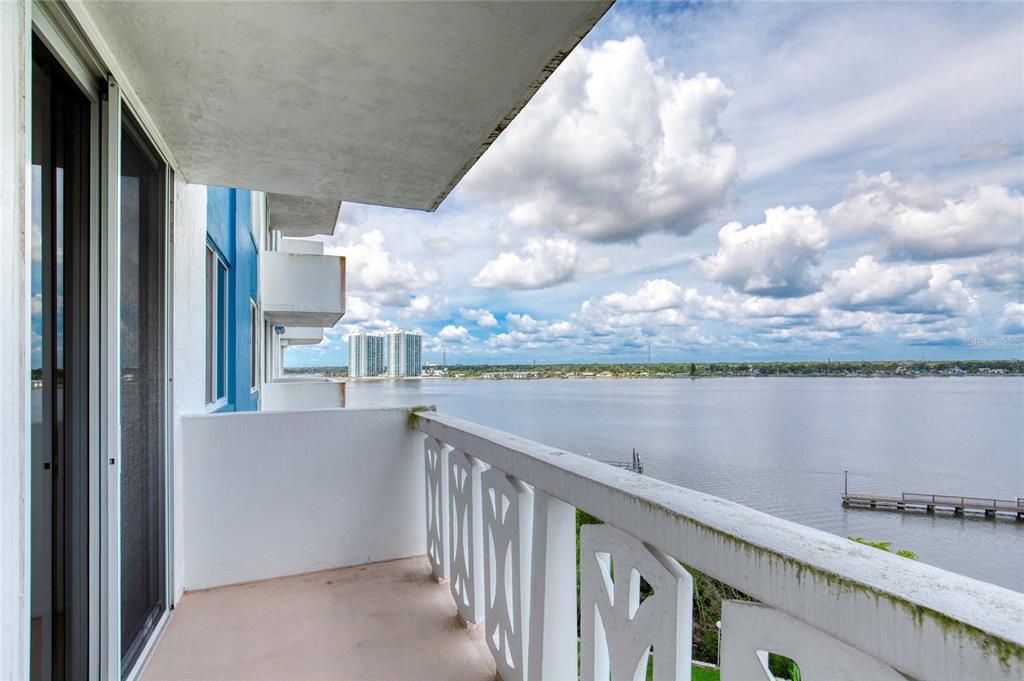 For Sale: $139,900 (1 beds, 1 baths, 822 Square Feet)