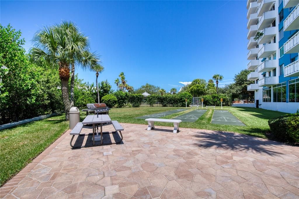 For Sale: $139,900 (1 beds, 1 baths, 822 Square Feet)