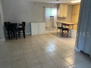 合同活跃: $264,000 (2 贝兹, 2 浴室, 1008 平方英尺)