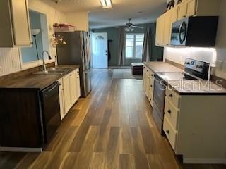 合同活跃: $264,000 (2 贝兹, 2 浴室, 1008 平方英尺)