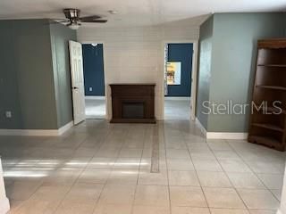 合同活跃: $264,000 (2 贝兹, 2 浴室, 1008 平方英尺)