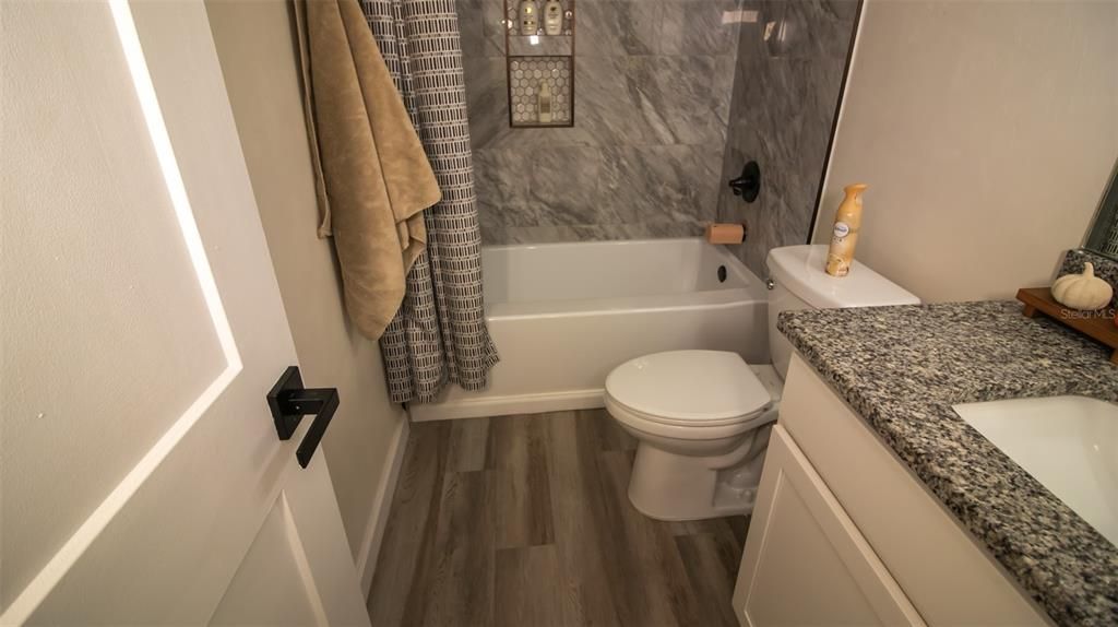 For Sale: $349,000 (3 beds, 2 baths, 1371 Square Feet)