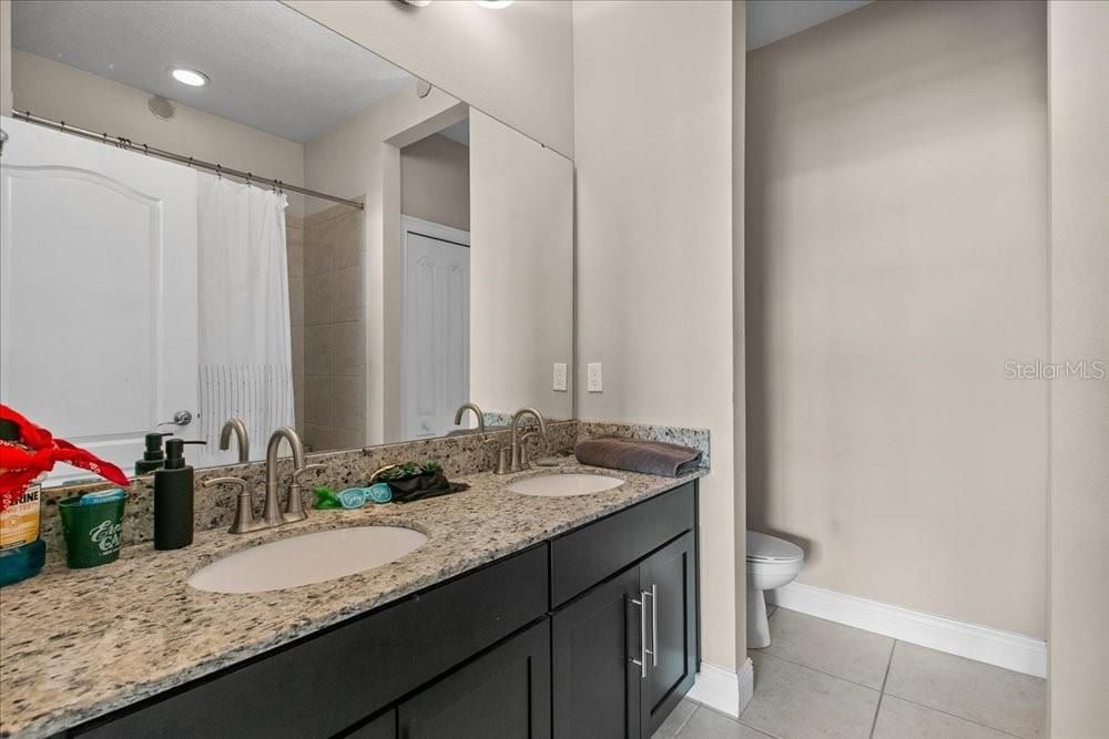 待售: $1,580,000 (4 贝兹, 3 浴室, 4037 平方英尺)