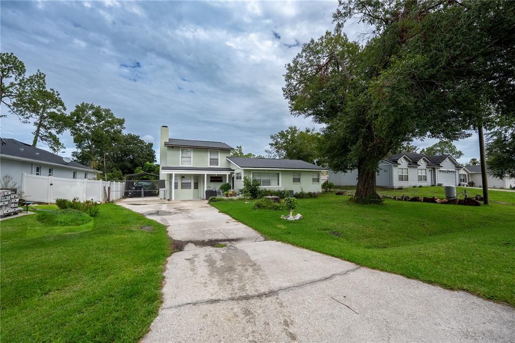 Activo con contrato: $294,999 (4 camas, 2 baños, 1700 Pies cuadrados)