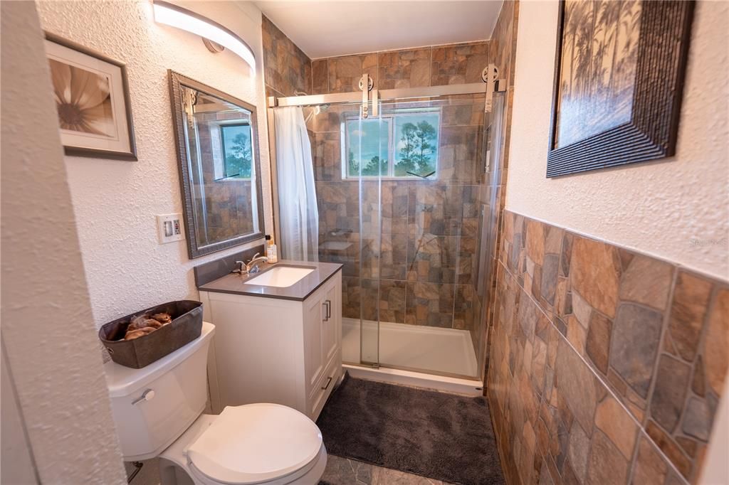 Activo con contrato: $294,999 (4 camas, 2 baños, 1700 Pies cuadrados)