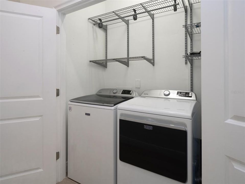 合同活跃: $424,000 (3 贝兹, 2 浴室, 1557 平方英尺)