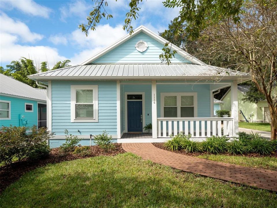 合同活跃: $424,000 (3 贝兹, 2 浴室, 1557 平方英尺)