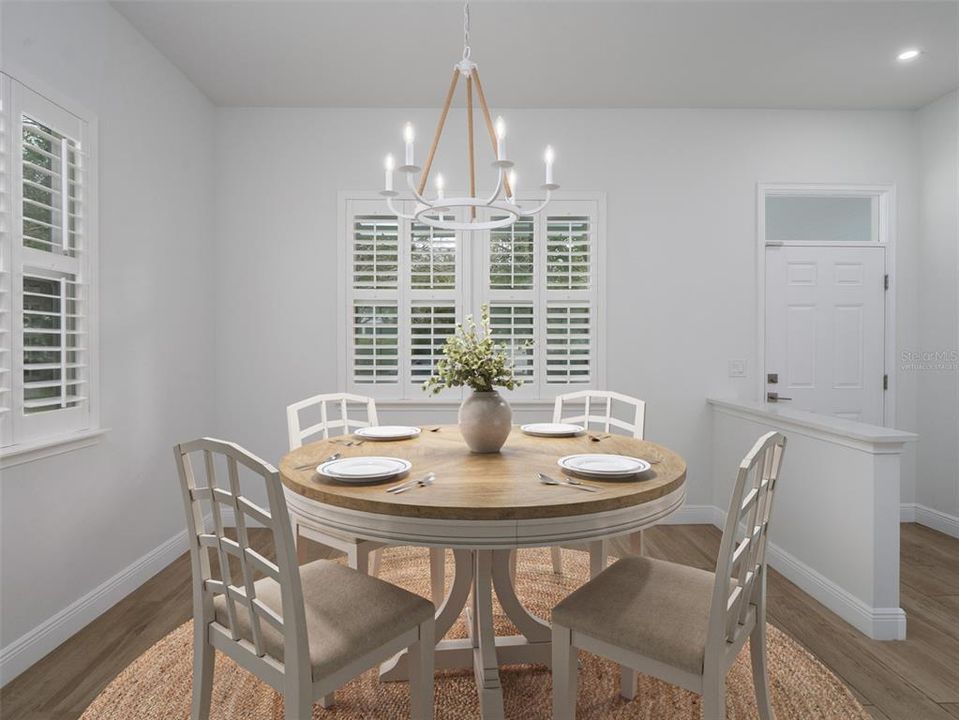 合同活跃: $424,000 (3 贝兹, 2 浴室, 1557 平方英尺)