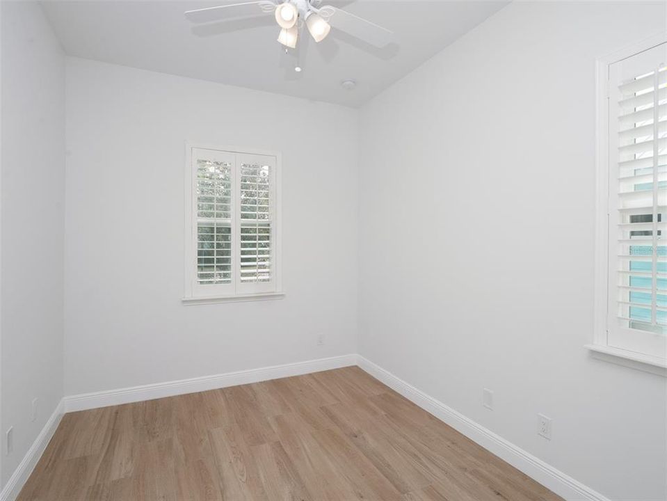 合同活跃: $424,000 (3 贝兹, 2 浴室, 1557 平方英尺)