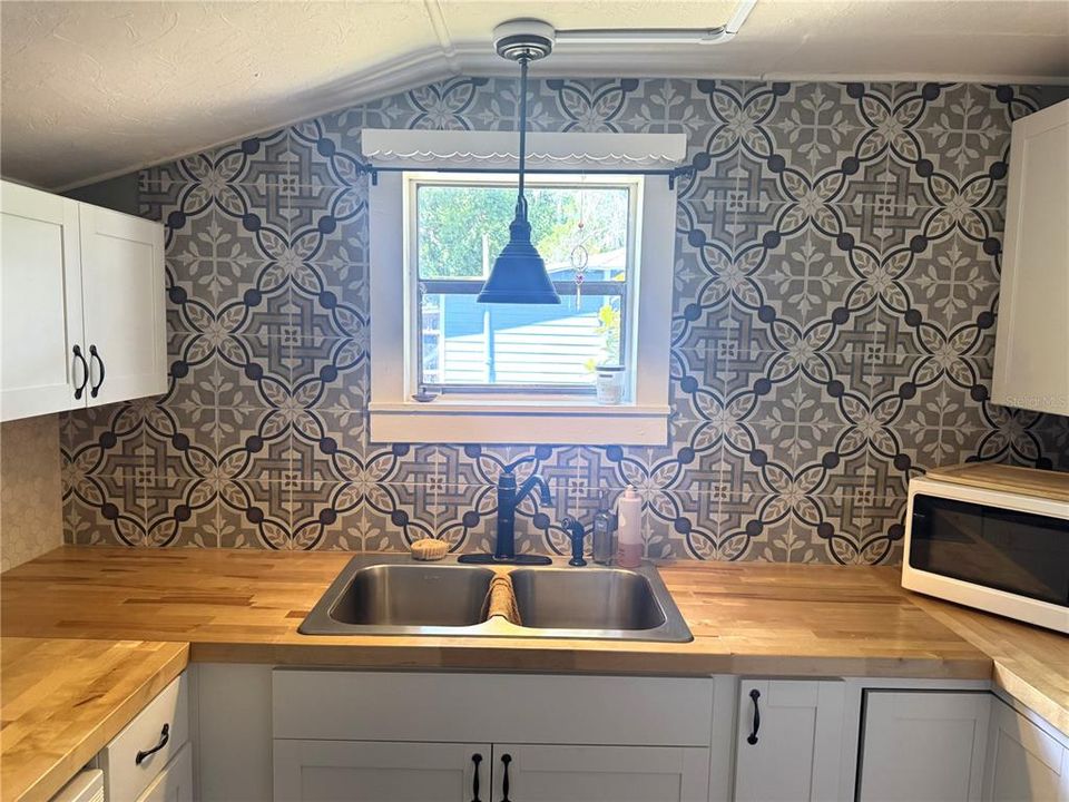 待售: $240,000 (2 贝兹, 1 浴室, 942 平方英尺)