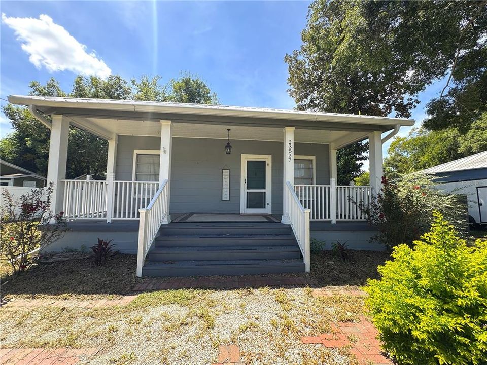 待售: $240,000 (2 贝兹, 1 浴室, 942 平方英尺)