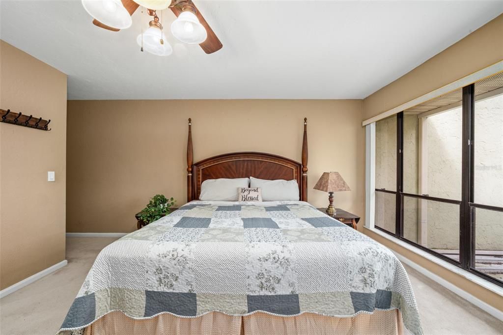 待售: $159,900 (2 贝兹, 2 浴室, 1482 平方英尺)