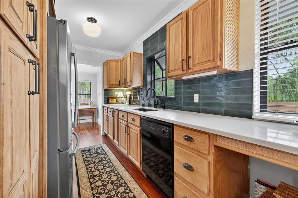 Active With Contract: $699,000 (2 beds, 2 baths, 1293 Square Feet)