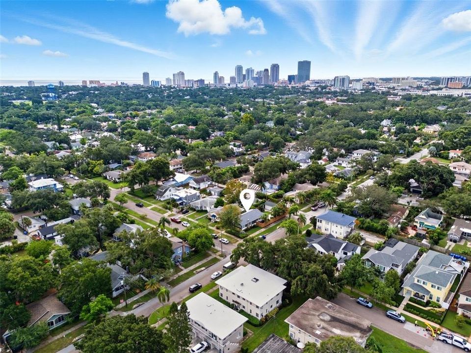 Active With Contract: $699,000 (2 beds, 2 baths, 1293 Square Feet)