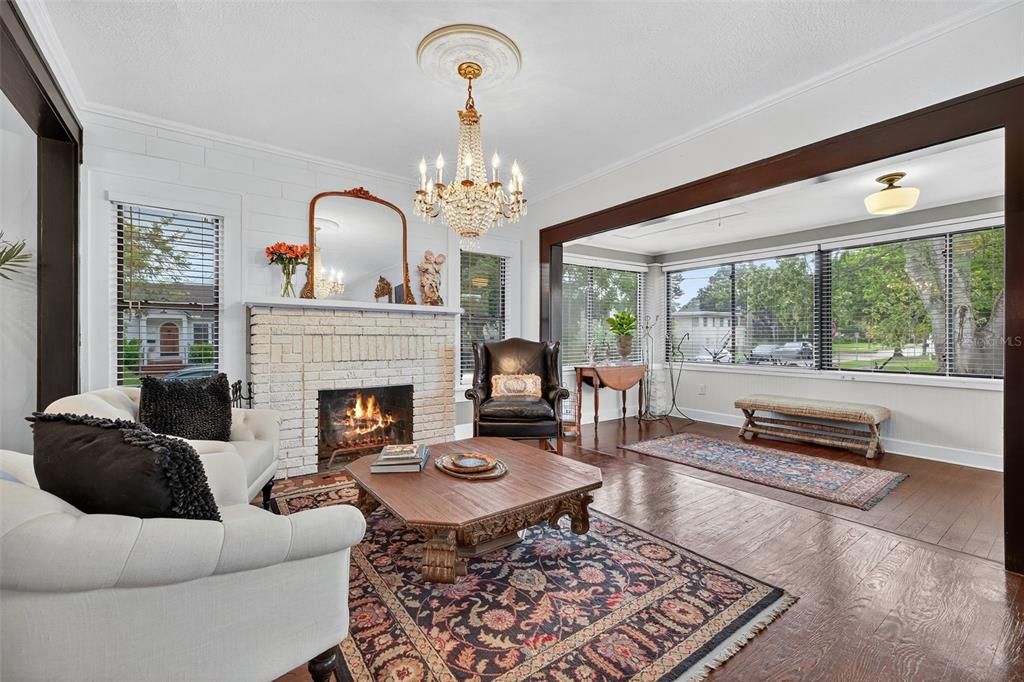 Active With Contract: $699,000 (2 beds, 2 baths, 1293 Square Feet)