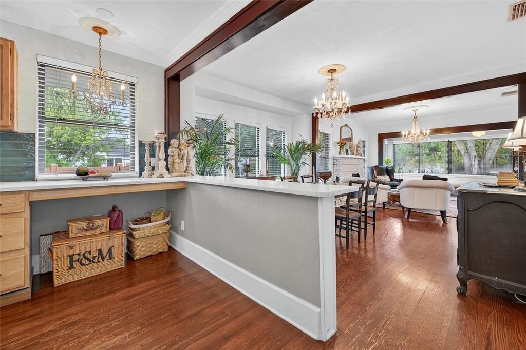 Active With Contract: $699,000 (2 beds, 2 baths, 1293 Square Feet)