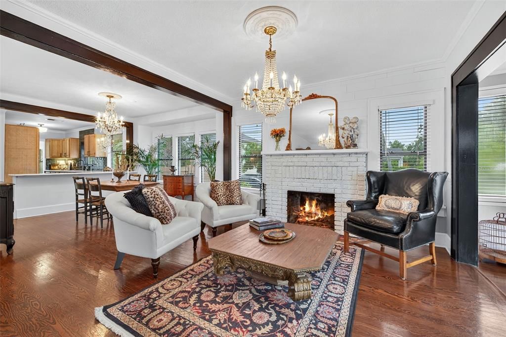 Active With Contract: $699,000 (2 beds, 2 baths, 1293 Square Feet)