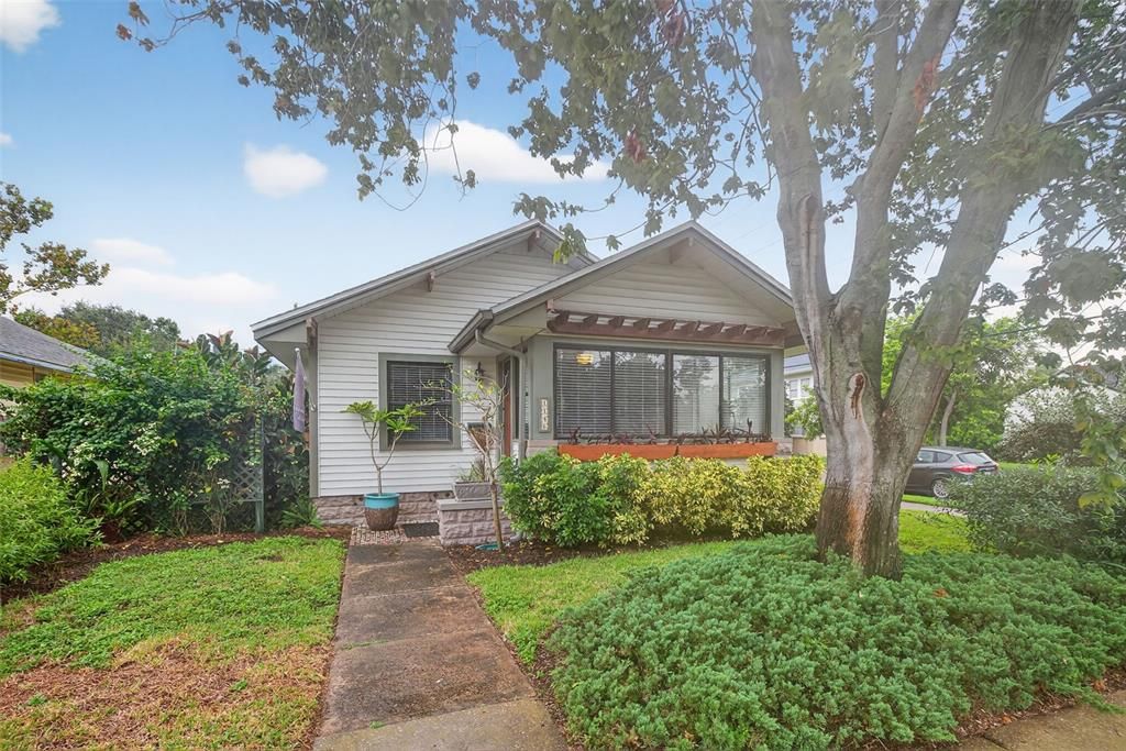 Active With Contract: $699,000 (2 beds, 2 baths, 1293 Square Feet)