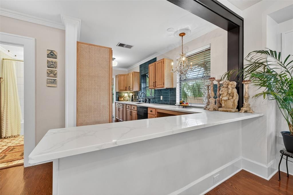 Active With Contract: $699,000 (2 beds, 2 baths, 1293 Square Feet)