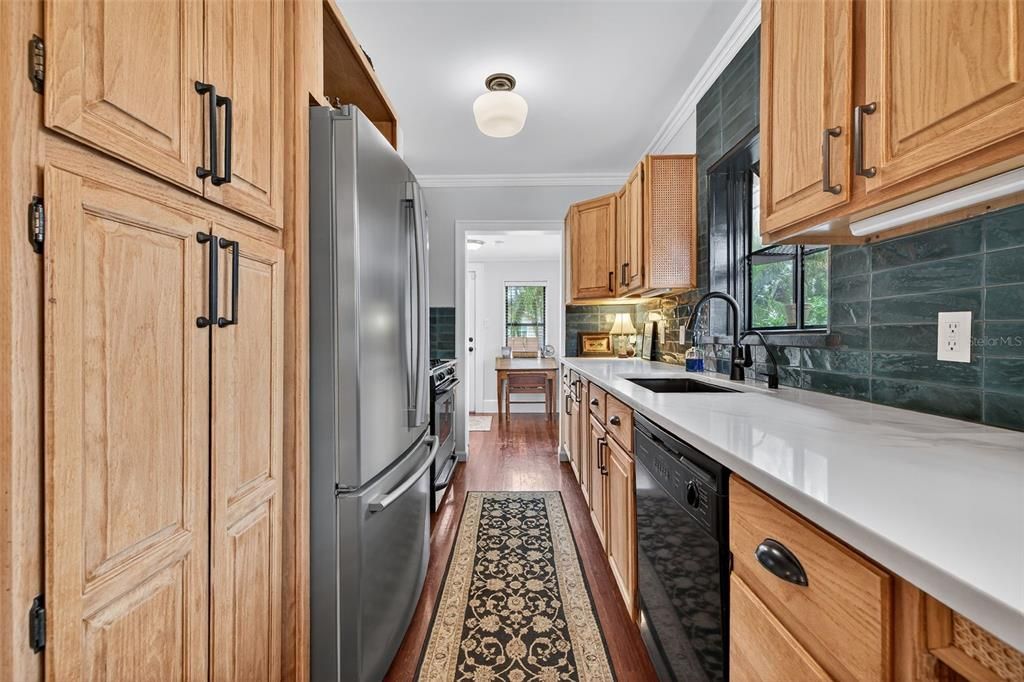 Active With Contract: $699,000 (2 beds, 2 baths, 1293 Square Feet)