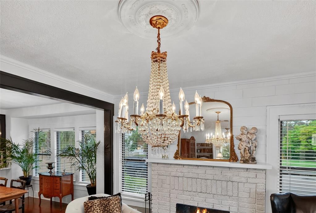 Active With Contract: $699,000 (2 beds, 2 baths, 1293 Square Feet)