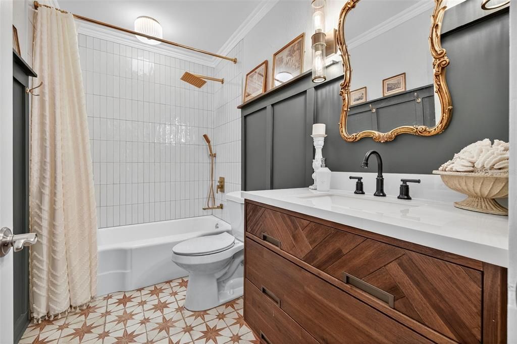 Active With Contract: $699,000 (2 beds, 2 baths, 1293 Square Feet)