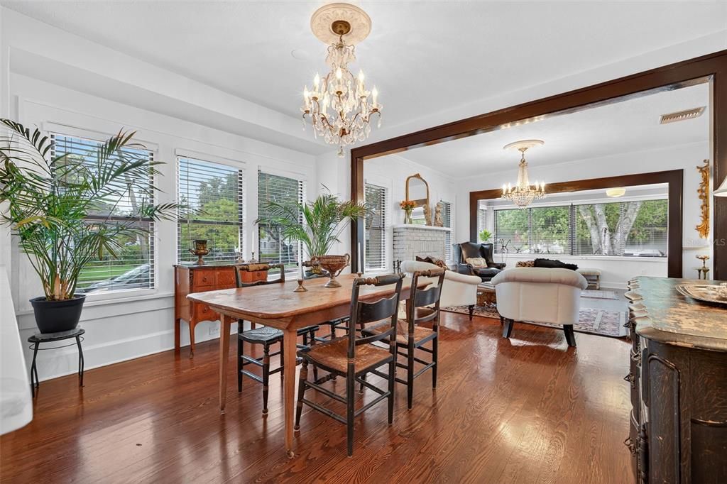 Active With Contract: $699,000 (2 beds, 2 baths, 1293 Square Feet)