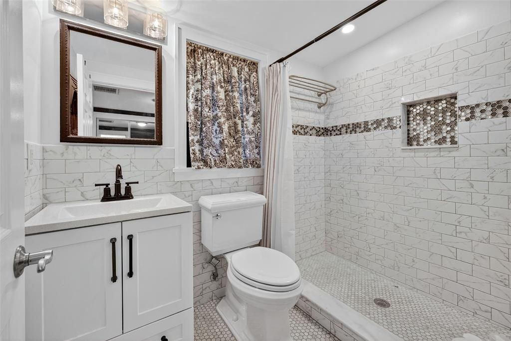 Active With Contract: $699,000 (2 beds, 2 baths, 1293 Square Feet)