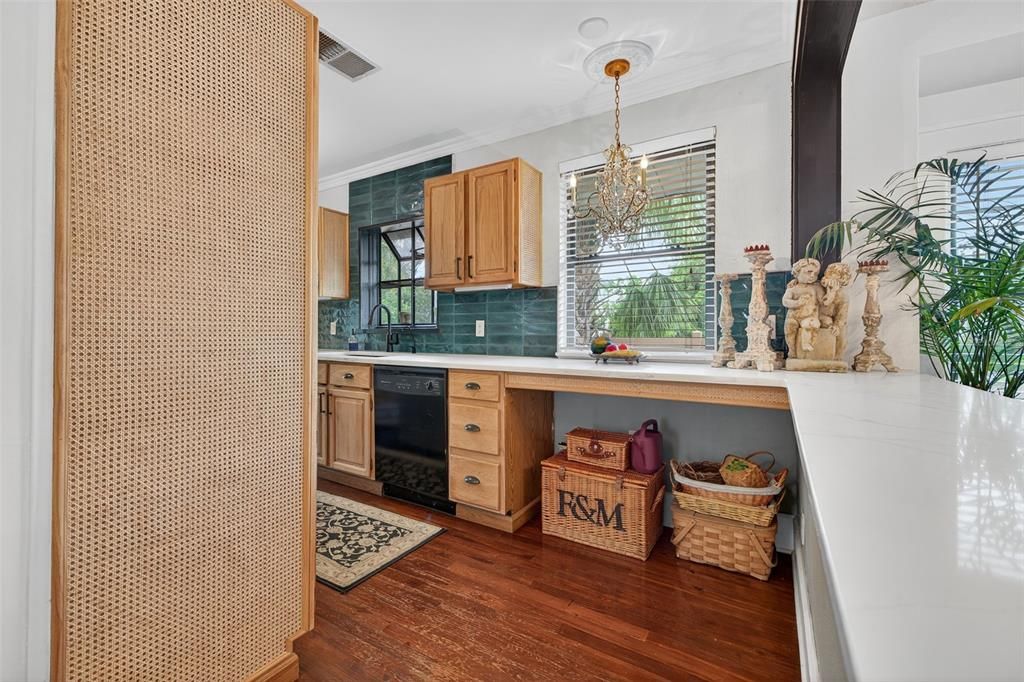 Active With Contract: $699,000 (2 beds, 2 baths, 1293 Square Feet)