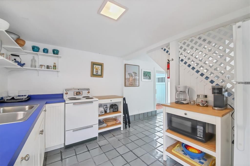 出租: $2,200 (2 贝兹, 1 浴室, 800 平方英尺)