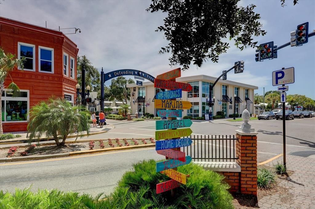 Active With Contract: $135,000 (2 beds, 1 baths, 905 Square Feet)