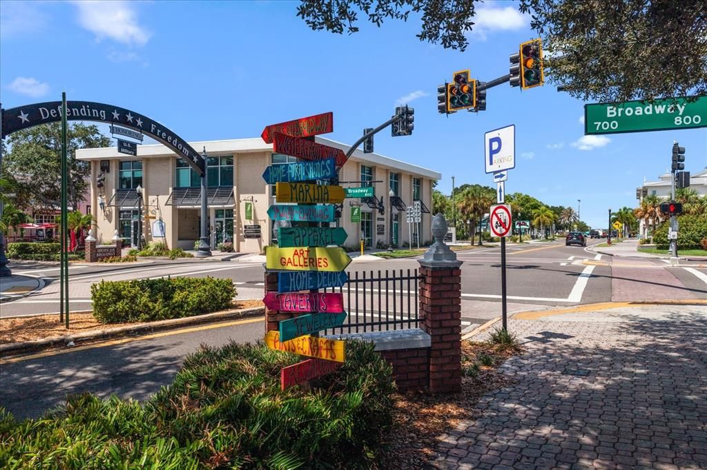 Active With Contract: $135,000 (2 beds, 1 baths, 905 Square Feet)