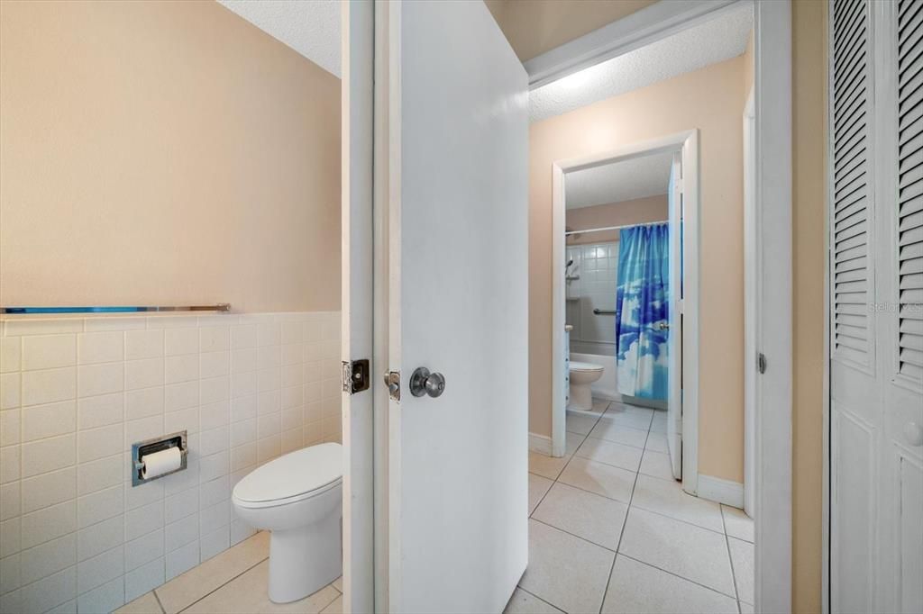 Active With Contract: $135,000 (2 beds, 1 baths, 905 Square Feet)