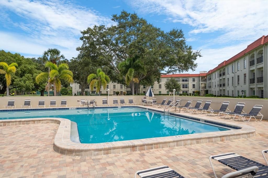 Active With Contract: $135,000 (2 beds, 1 baths, 905 Square Feet)