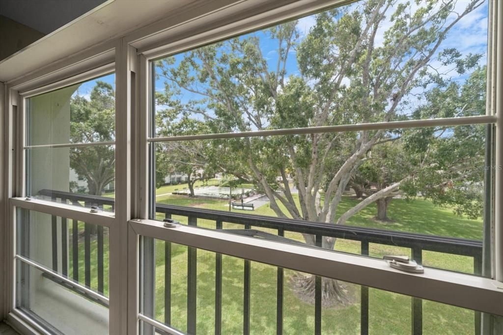 Active With Contract: $135,000 (2 beds, 1 baths, 905 Square Feet)