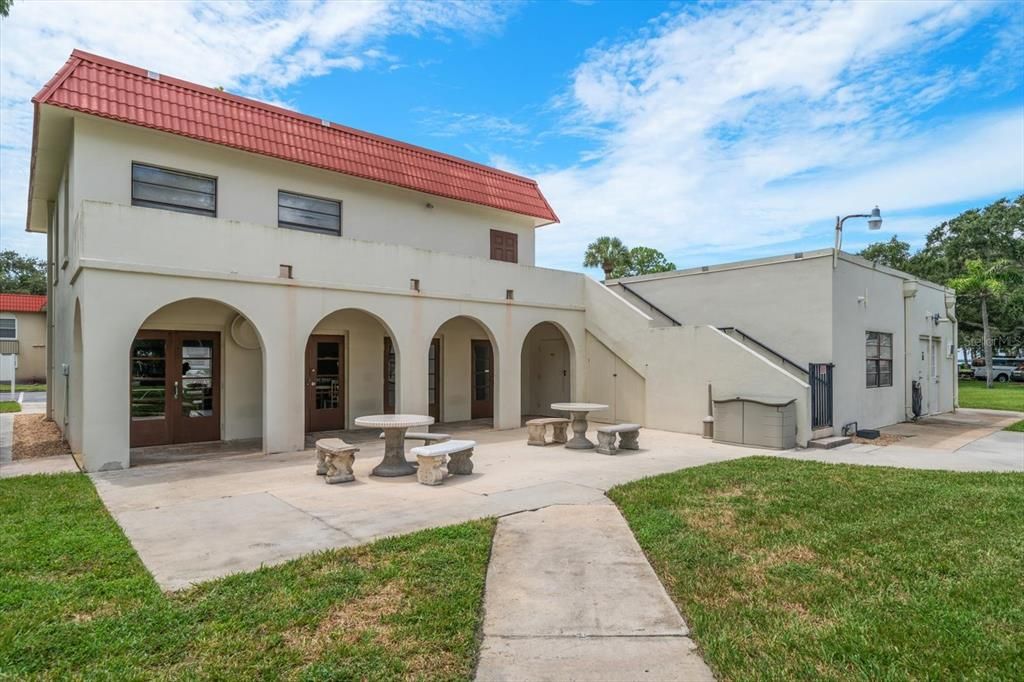 Active With Contract: $135,000 (2 beds, 1 baths, 905 Square Feet)