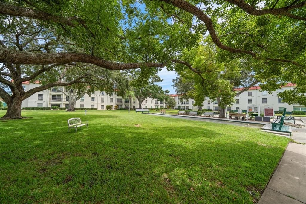 Active With Contract: $135,000 (2 beds, 1 baths, 905 Square Feet)