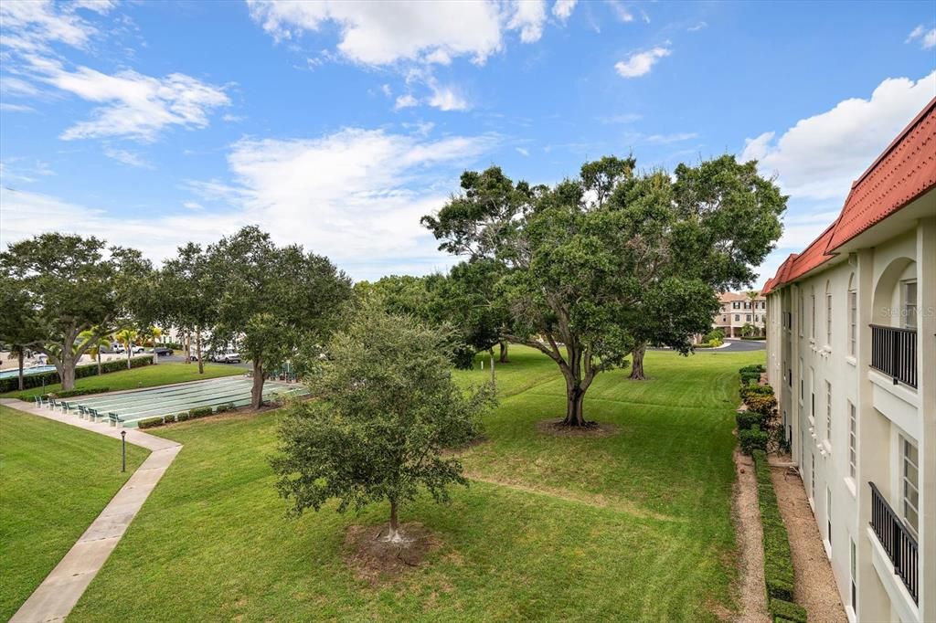 Active With Contract: $135,000 (2 beds, 1 baths, 905 Square Feet)