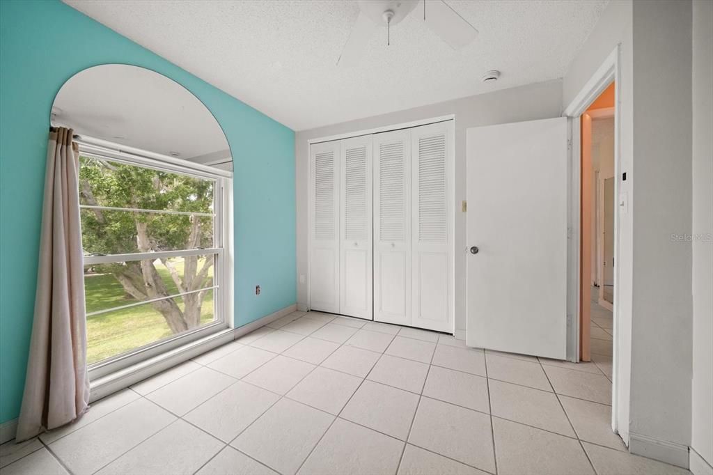 Active With Contract: $135,000 (2 beds, 1 baths, 905 Square Feet)