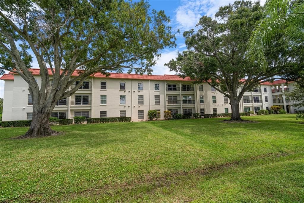 Active With Contract: $135,000 (2 beds, 1 baths, 905 Square Feet)