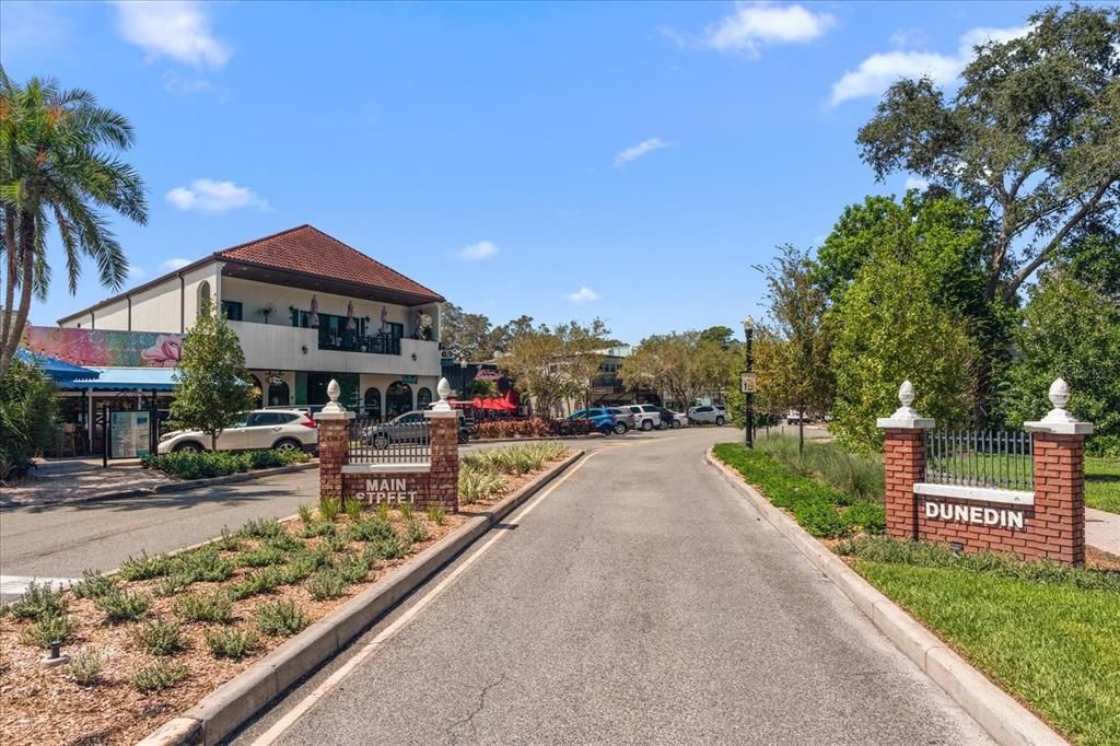 Active With Contract: $135,000 (2 beds, 1 baths, 905 Square Feet)