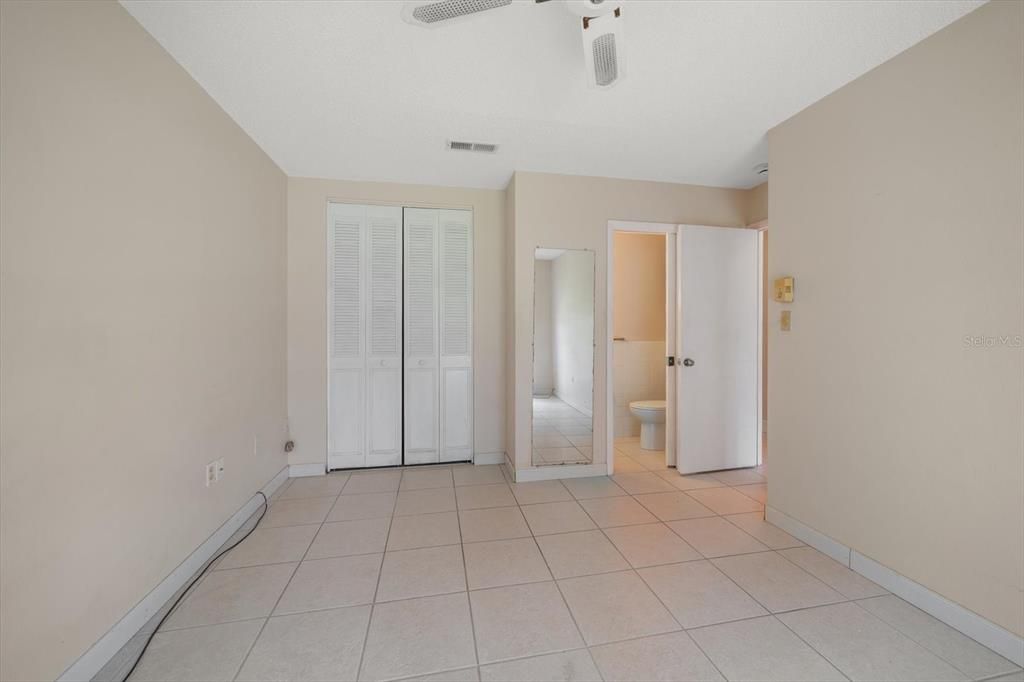 Active With Contract: $135,000 (2 beds, 1 baths, 905 Square Feet)