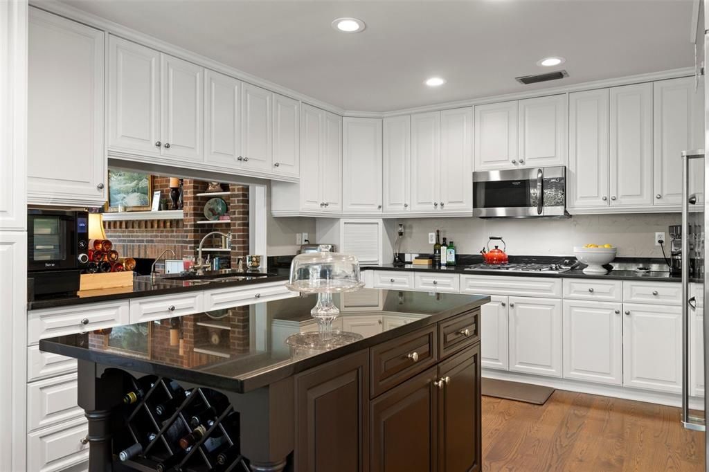 For Rent: $12,000 (4 beds, 5 baths, 3540 Square Feet)