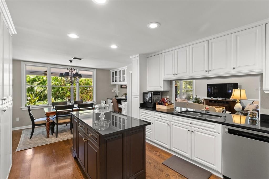 For Rent: $12,000 (4 beds, 5 baths, 3540 Square Feet)