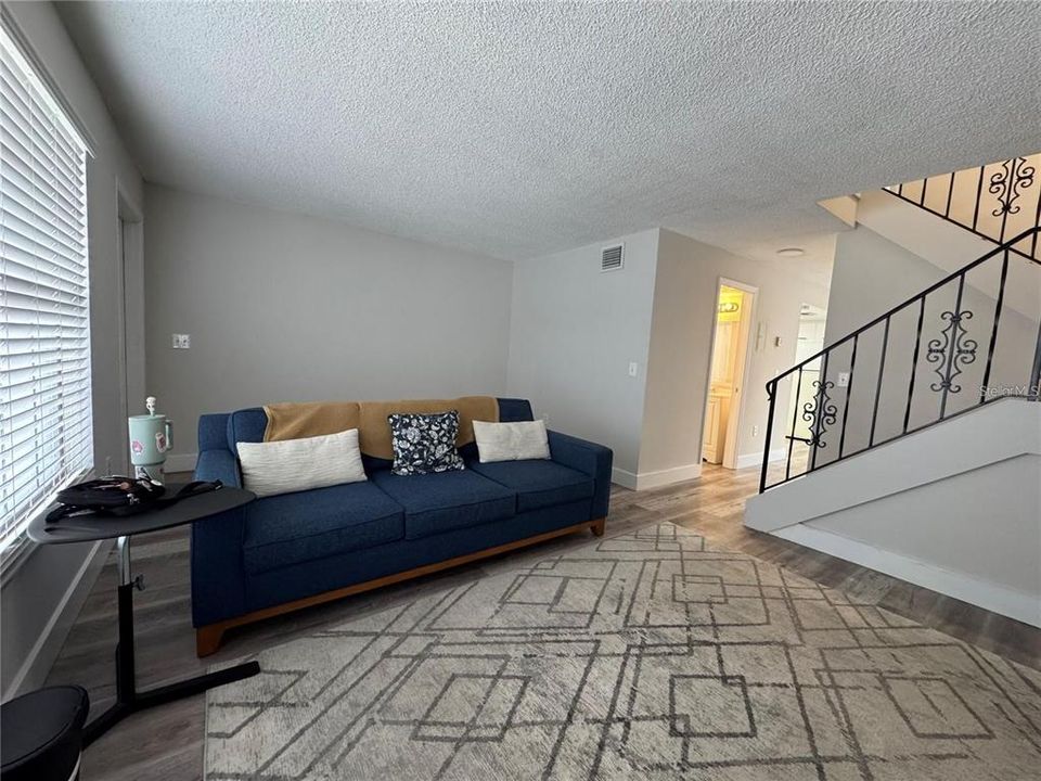 En Venta: $179,900 (3 camas, 3 baños, 1216 Pies cuadrados)