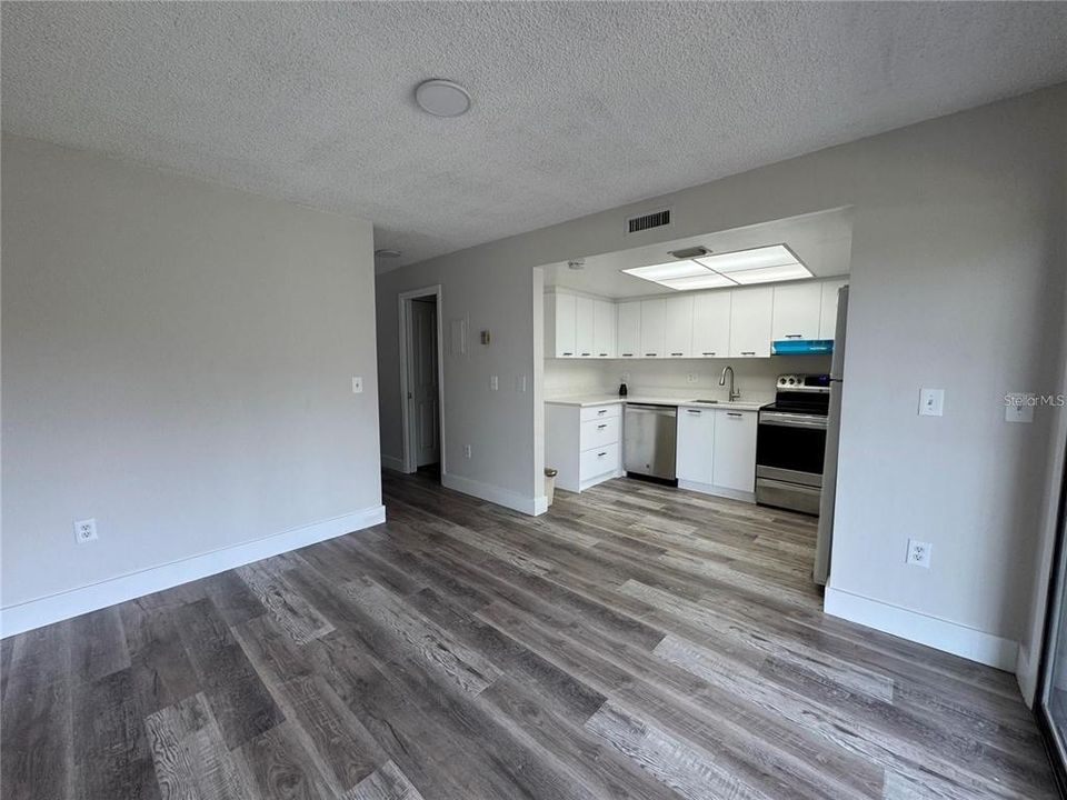 En Venta: $179,900 (3 camas, 3 baños, 1216 Pies cuadrados)